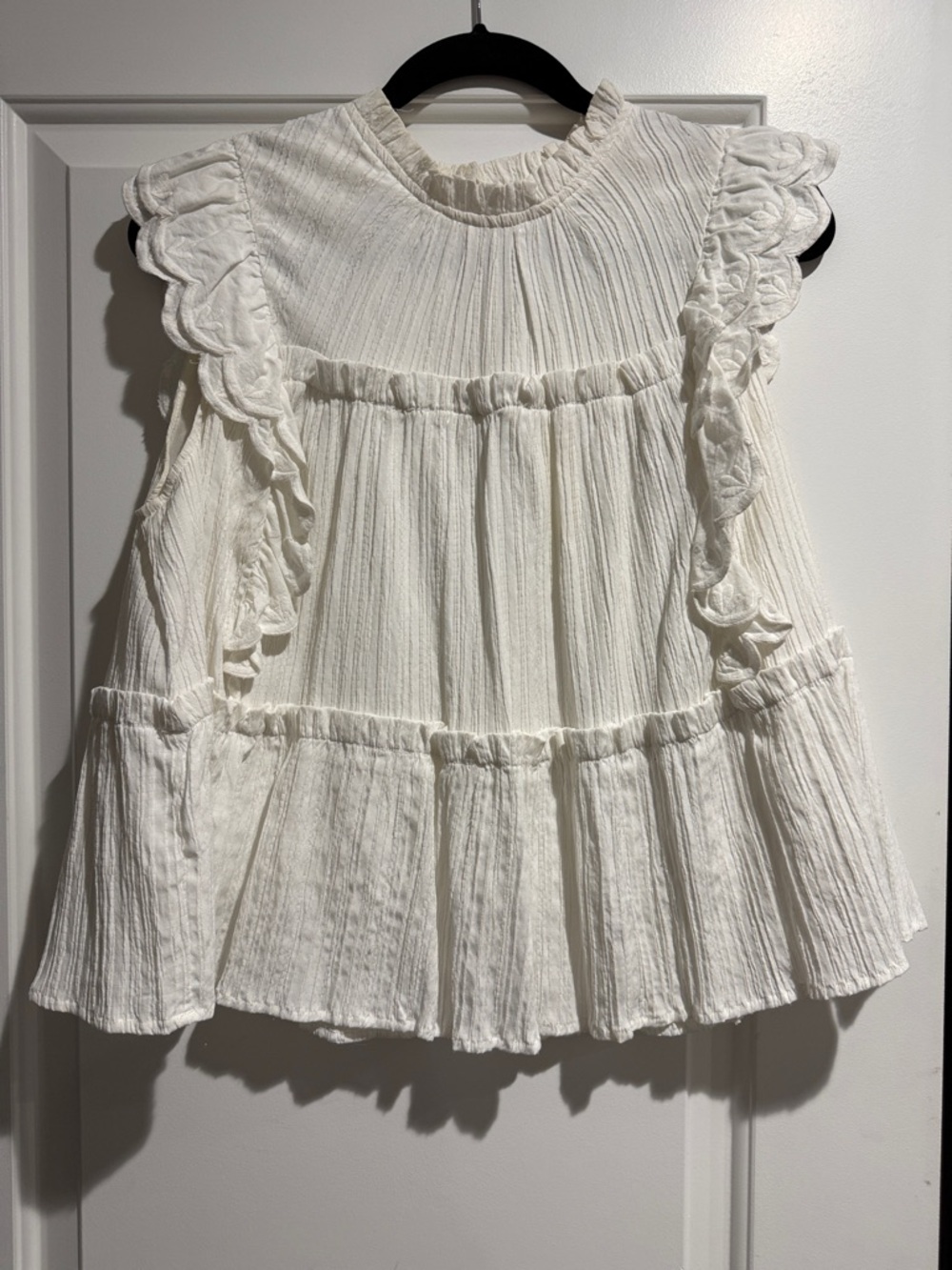 &Merci White Ruffled Sleeveless Peasant Blouse fully lined